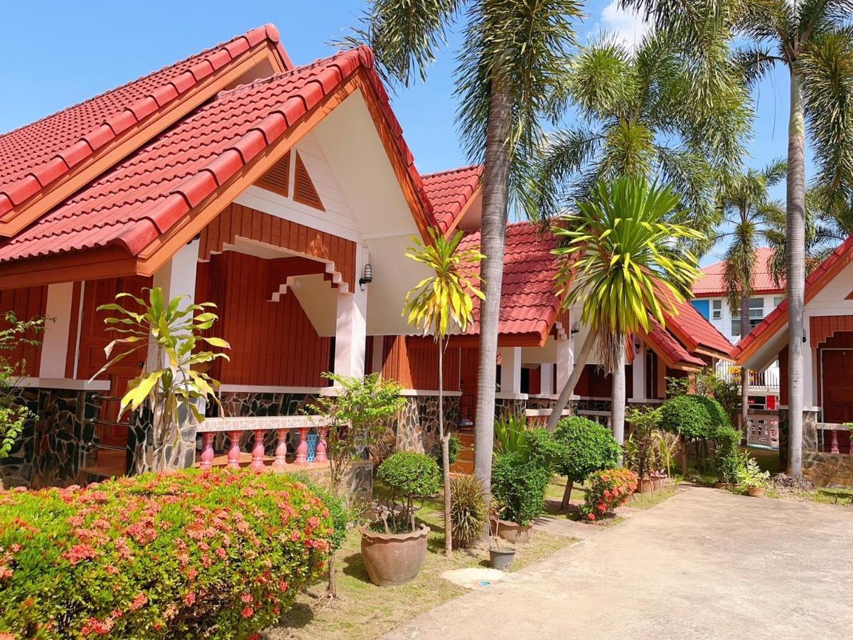 Bunraksa Resort Кампхенґпхет Екстер'єр фото